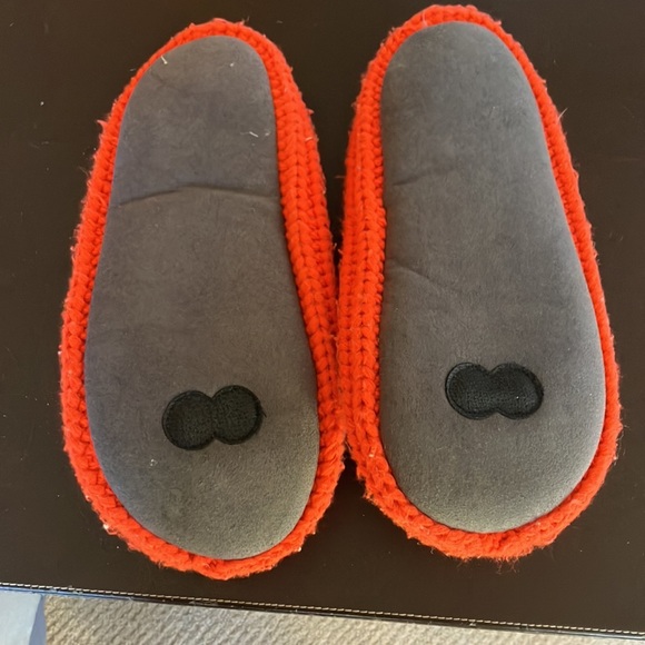 PomPom slippers with cushion - Picture 2 of 3